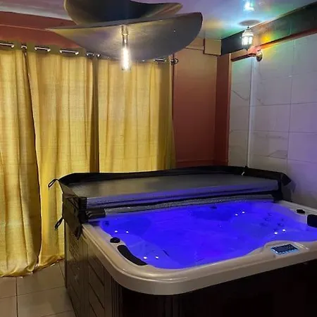 Jaccuzi De L Orient * Arles